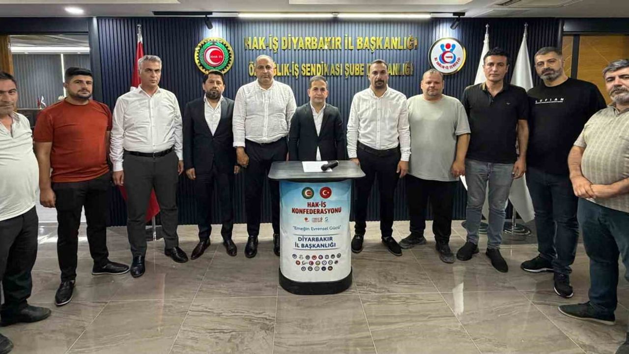 HAK-İŞ il başkanı Mehmet Aküzüm: 15 Temmuz direnişi milletin zaferi