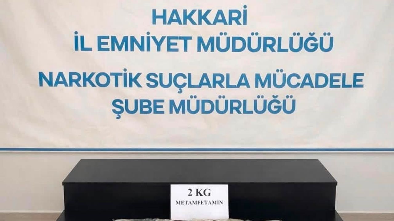 Hakkari'de beş adrese eş zamanlı operasyon: 12 kilogram metamfetamin ve bin 810 captagon ele geçirildi