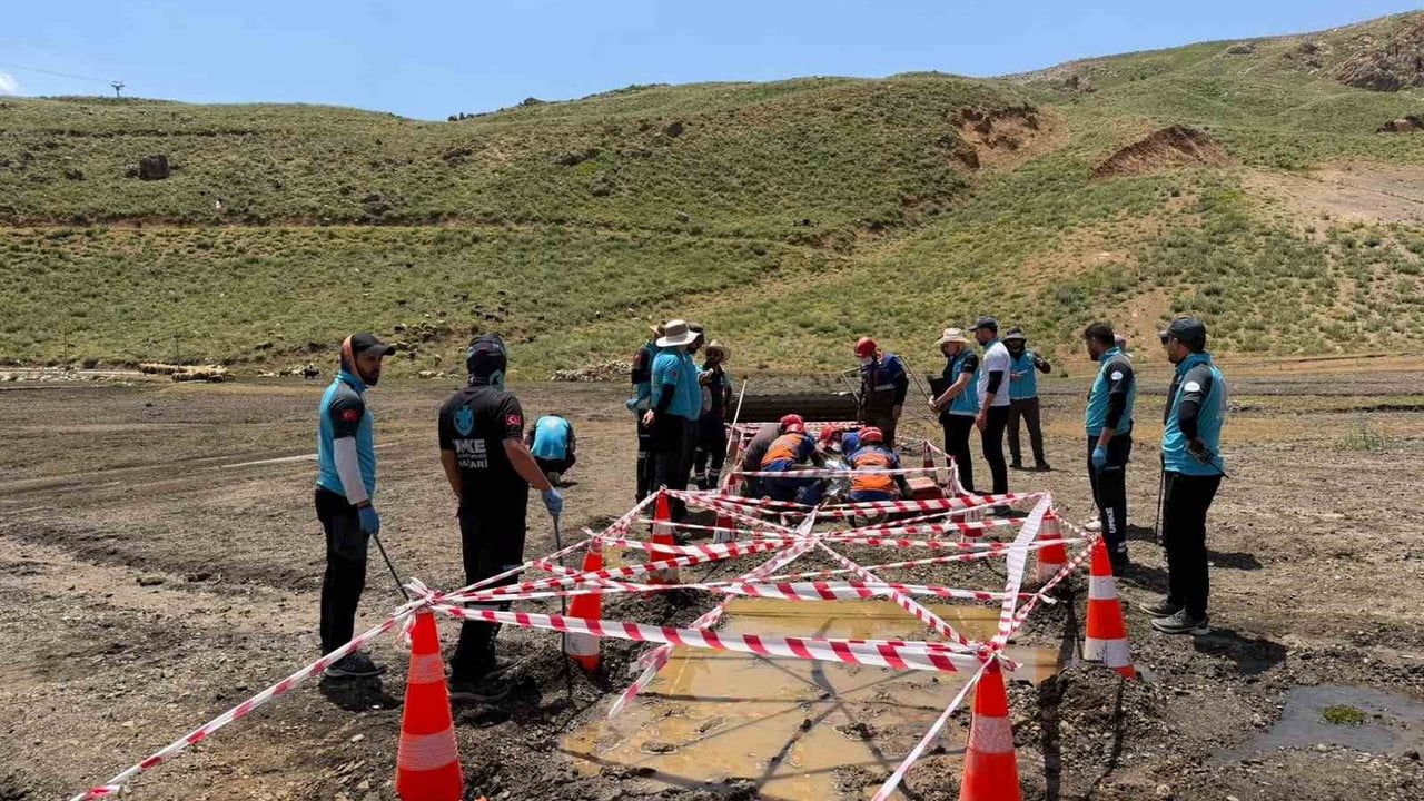Hakkari’de beş günlük UMKE eğitimi tamamlandı: 30 sağlık personeli unvan aldı