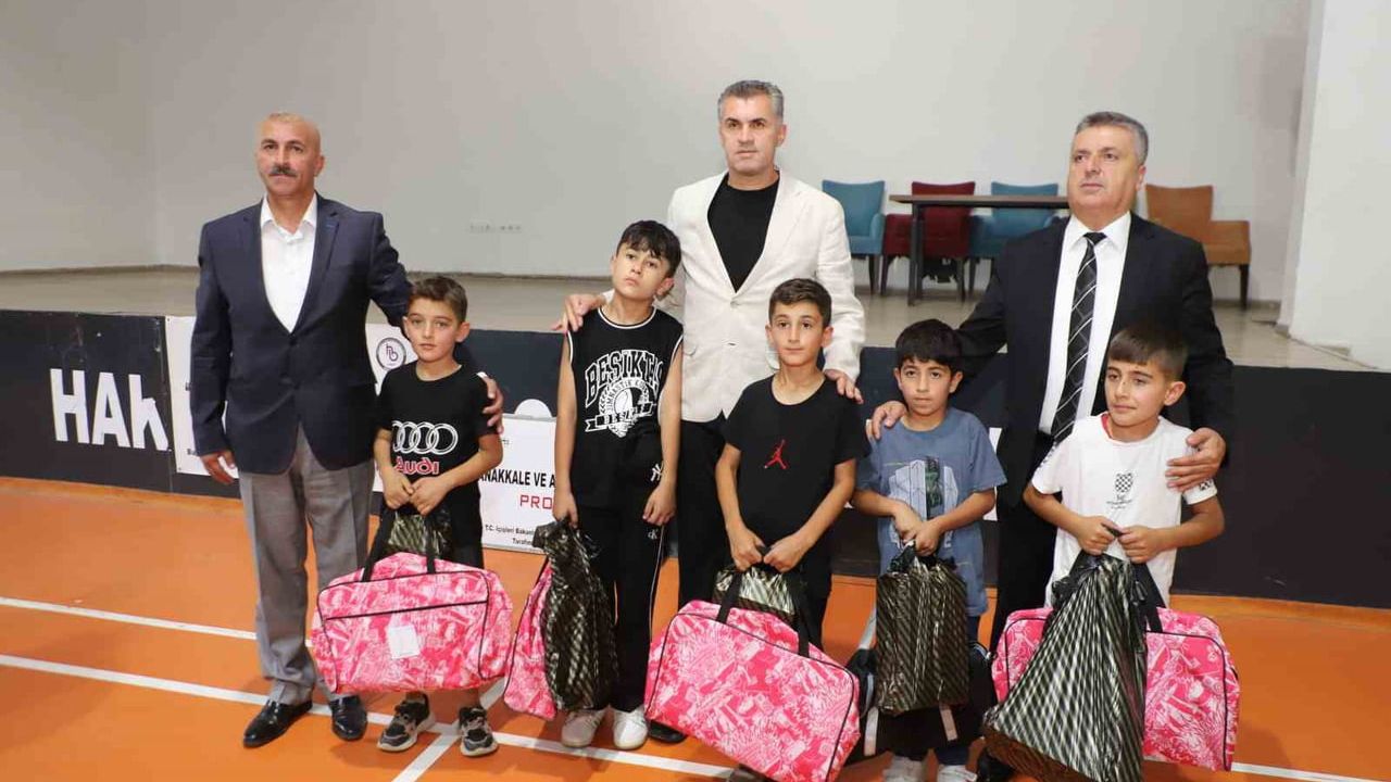 Hakkari'de çocuklara yüzme, okçuluk ve kültür yolculuğu başlıyor