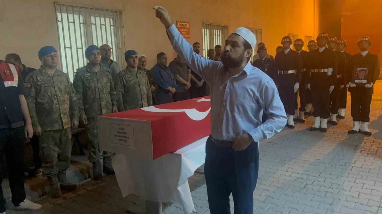 Hakkâri'de hayatını kaybeden Yüksel Işık'ın cenazesi askeri törenle Bursa'ya uğurlandı