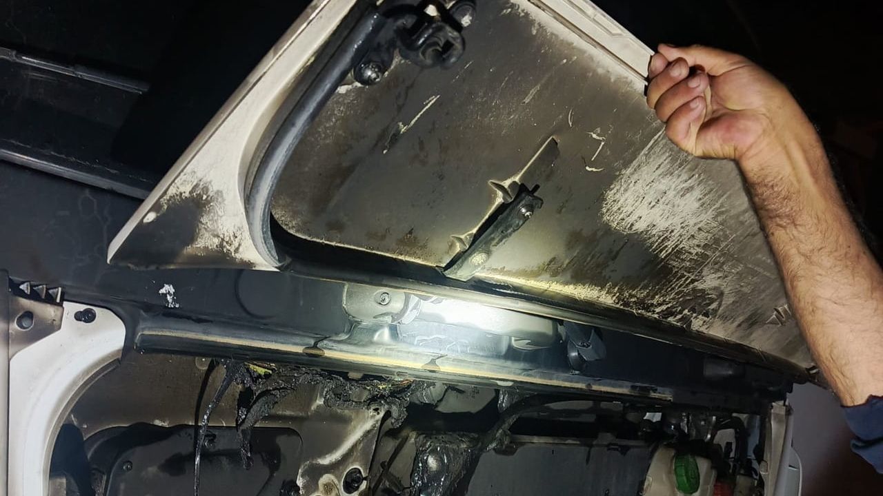 Hakkâri Keklikpınar'da gece yarısı çöp kamyonunda yangın itfaiye müdahalesiyle söndürüldü