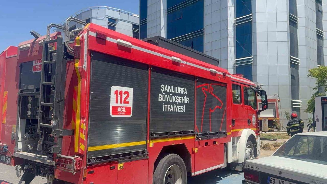 Harran Üniversitesi'nde nöroloji servisinde çıkan yangın kısa sürede kontrol altına alındı