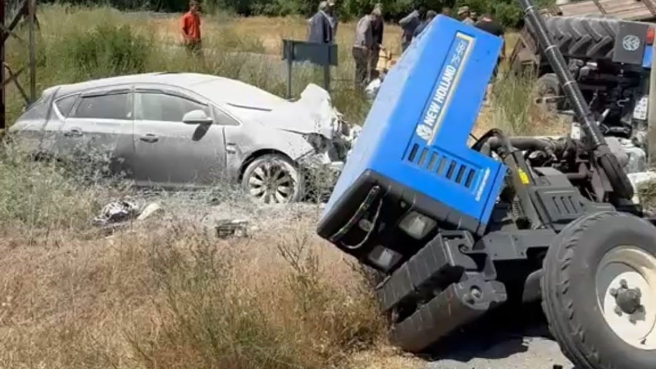 Hasköy'de traktör ile otomobil çarpıştı: 3 yaralı
