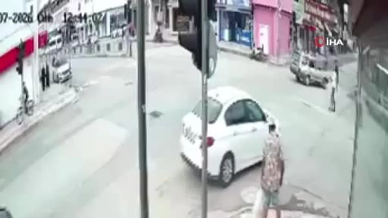 Hatay'da akli dengesi bozuk kişi çarşıda üzerine benzin dökerek kendini yaktı