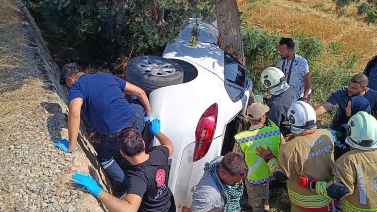 Hatay'da şarampole devrilen sürücü hayatını kaybetti
