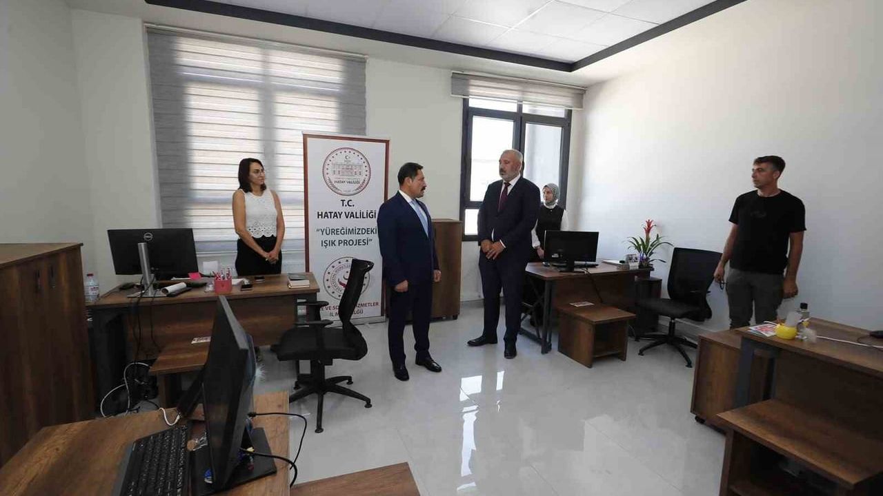 Hatay'da yeniden inşa edilen aile ve sosyal hizmetler binaları açıldı
