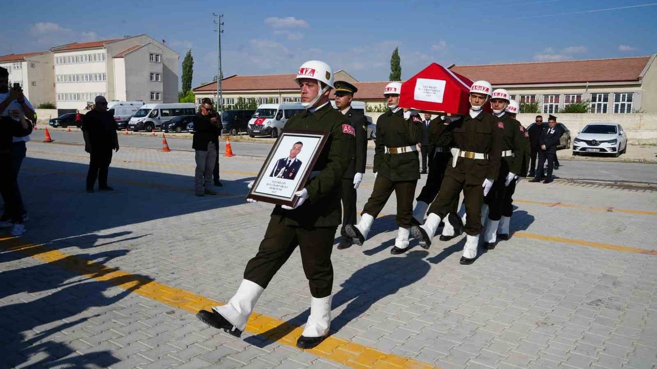 Hava Harp Okulu öğrencisi Veli Bilgin memleketi Niğde'de son yolculuğuna uğurlandı