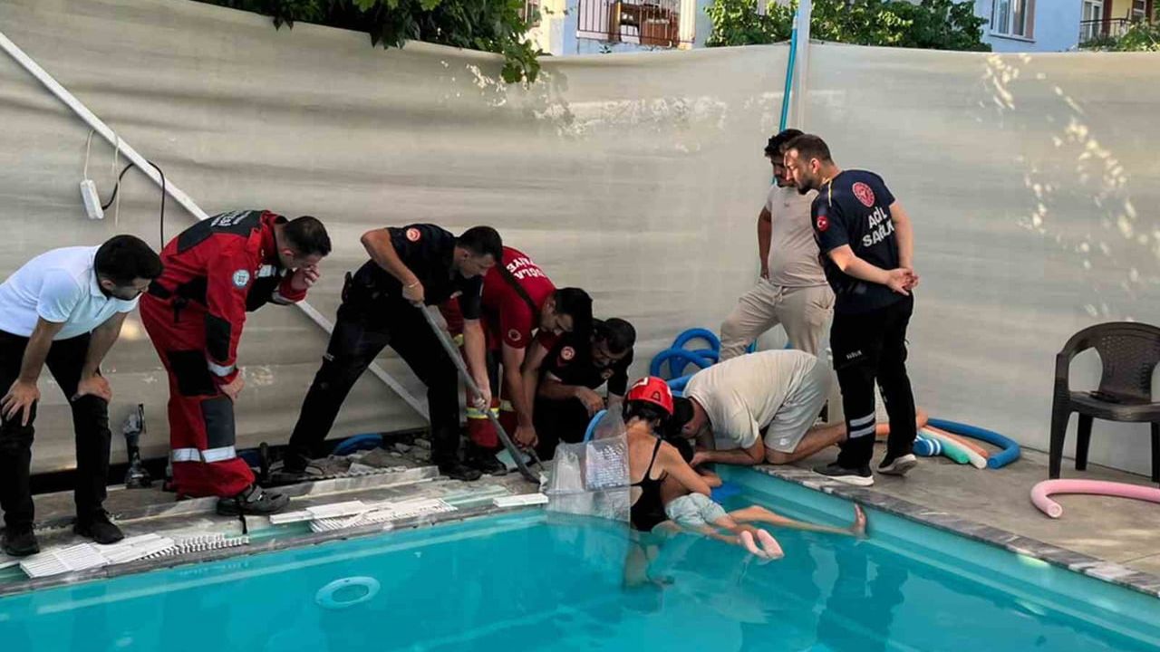 Havuz emiş borusuna sıkışan 4 yaşındaki çocuk kurtarıldı