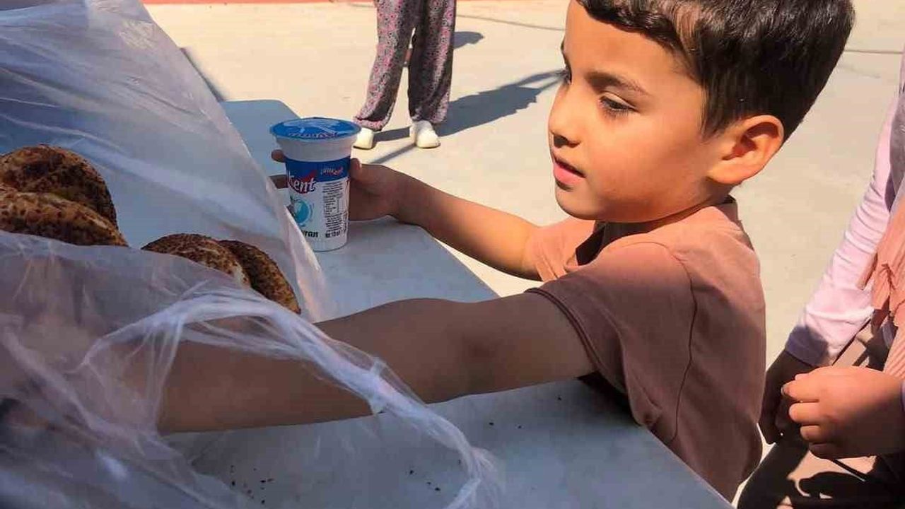 Hayırsever dayanışması Bereketli Mahallesi'nde yaz kursunu ayakta tutuyor