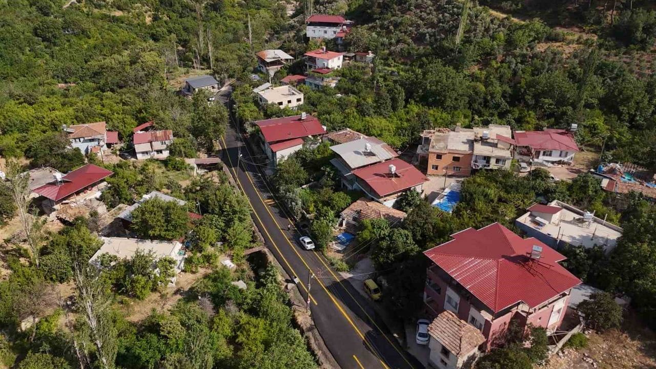 HBB, Kırıkhan Delibekirli yolunda asfalt çalışmalarını sürdürüyor