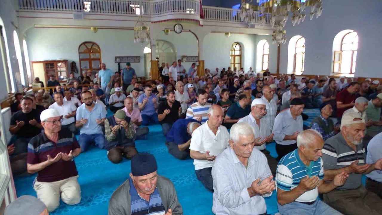 Hisarcık'ta 15 Temmuz şehitleri için mevlit programı düzenlendi