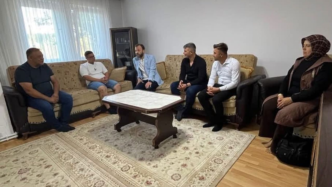 Hisarcık'ta AK Parti hane ziyaretleri