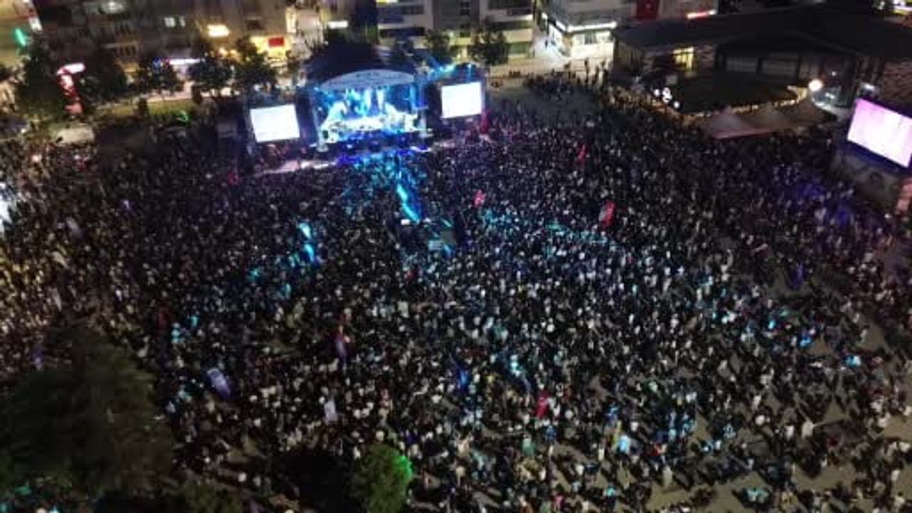Hitit festivalinde Musa Eroğlu ile türkü şöleni