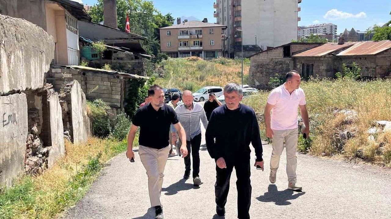 Hizmet seferberliğiyle Yakutiye'nin çehresi değişiyor