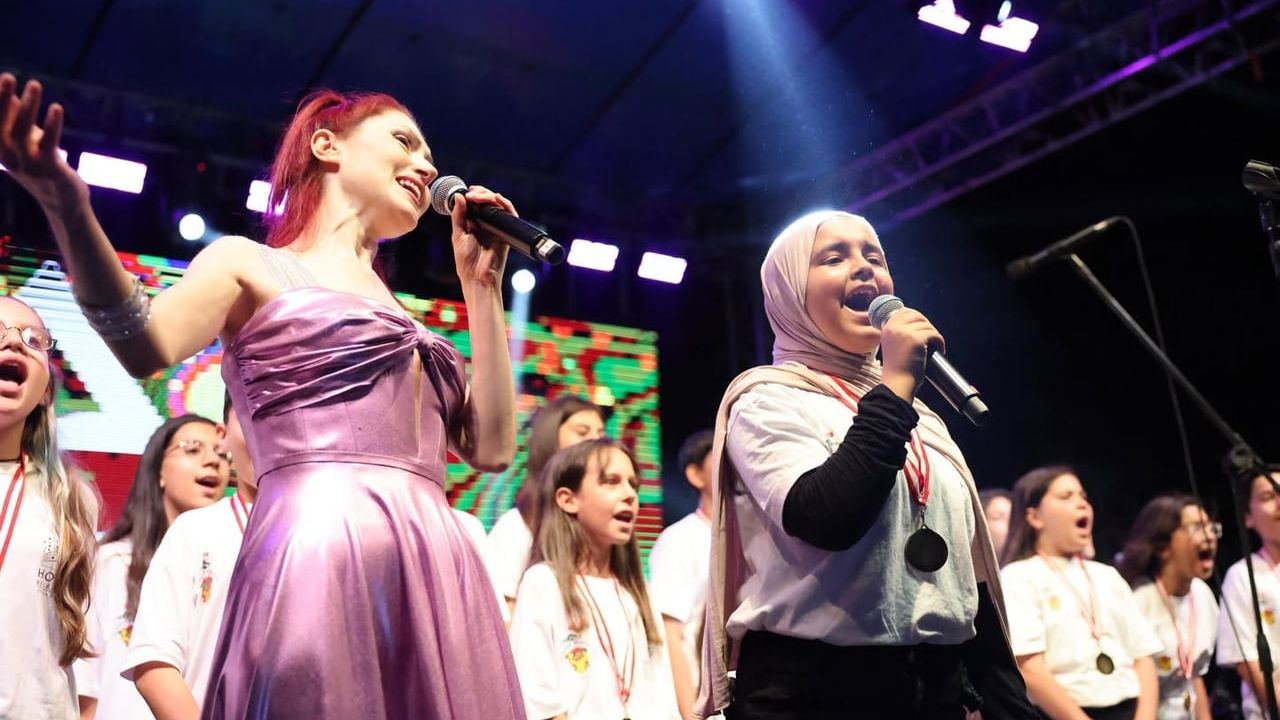 Honaz'ın 48. kiraz festivali Aslı Güngör konseriyle sona erdi