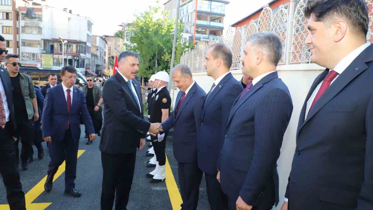 İçişleri bakanı Çiftçi Hakkari'de