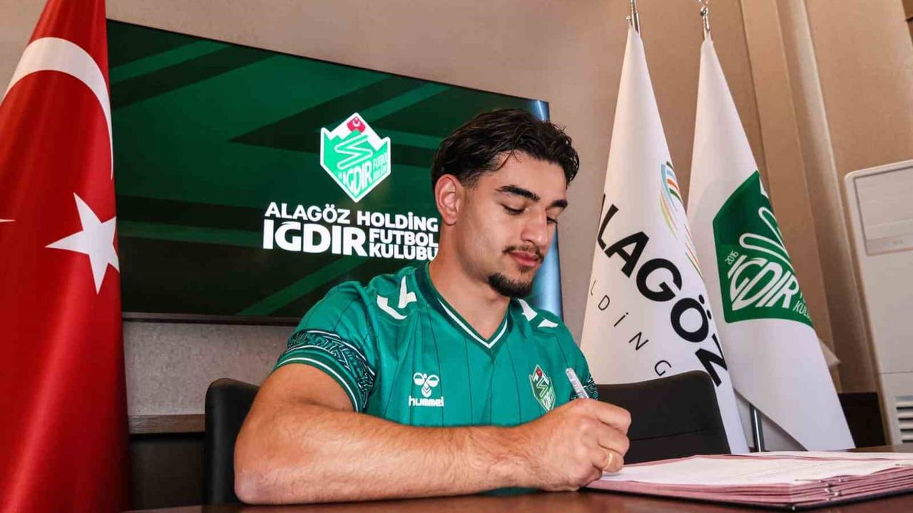 Iğdır FK, Devran Şenyurt ile 2+1 yıllık sözleşme imzaladı