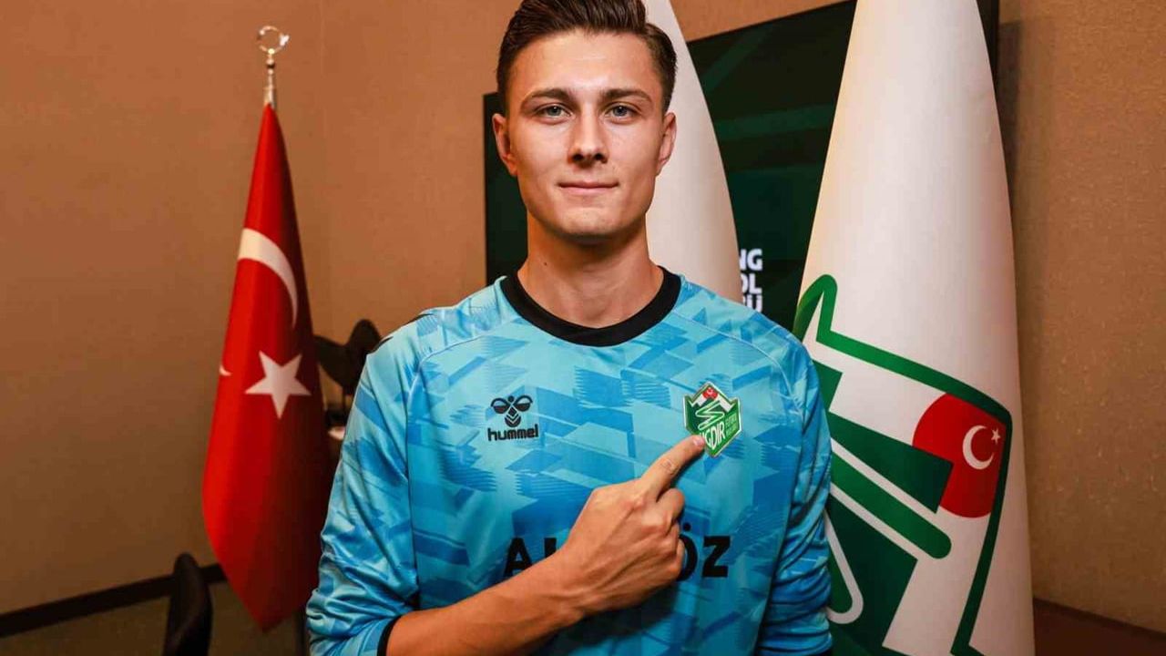 Iğdır FK, kaleci Eren Karataş'ı kadrosuna kattı