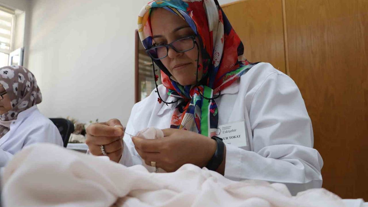 İğne oyasıyla kültür mirasını geleceğe taşıyorlar
