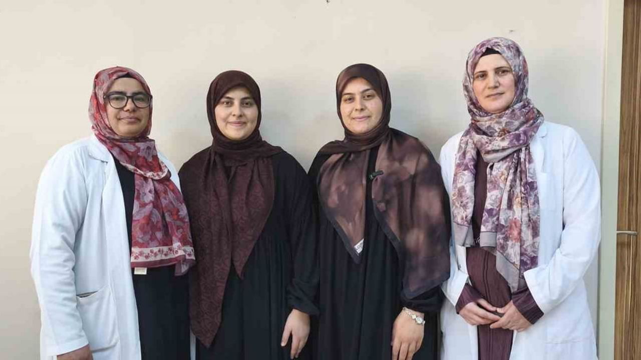 İki kardeşin eş zamanlı başarısı: üniversiteyi sürdürüp hafızlığı tamamladılar