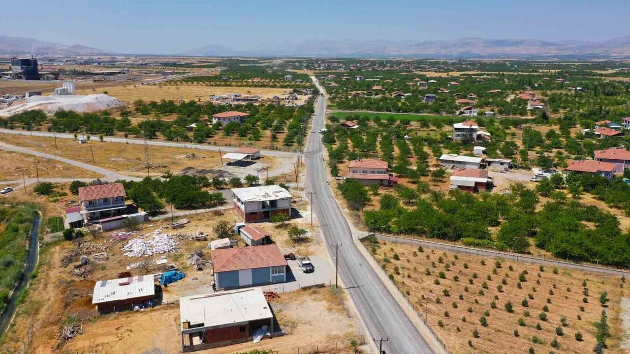 İki önemli yol aksında eş zamanlı güçlendirme çalışmaları