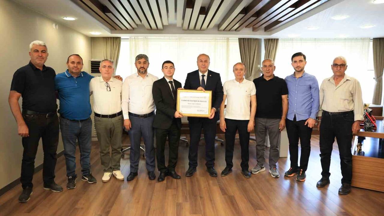 İlçe jandarma komutanına fahri hemşehrilik beratı