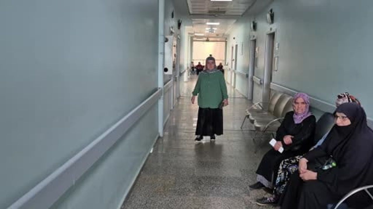 İlk ayakkabısını 51 yaşında giyebildi