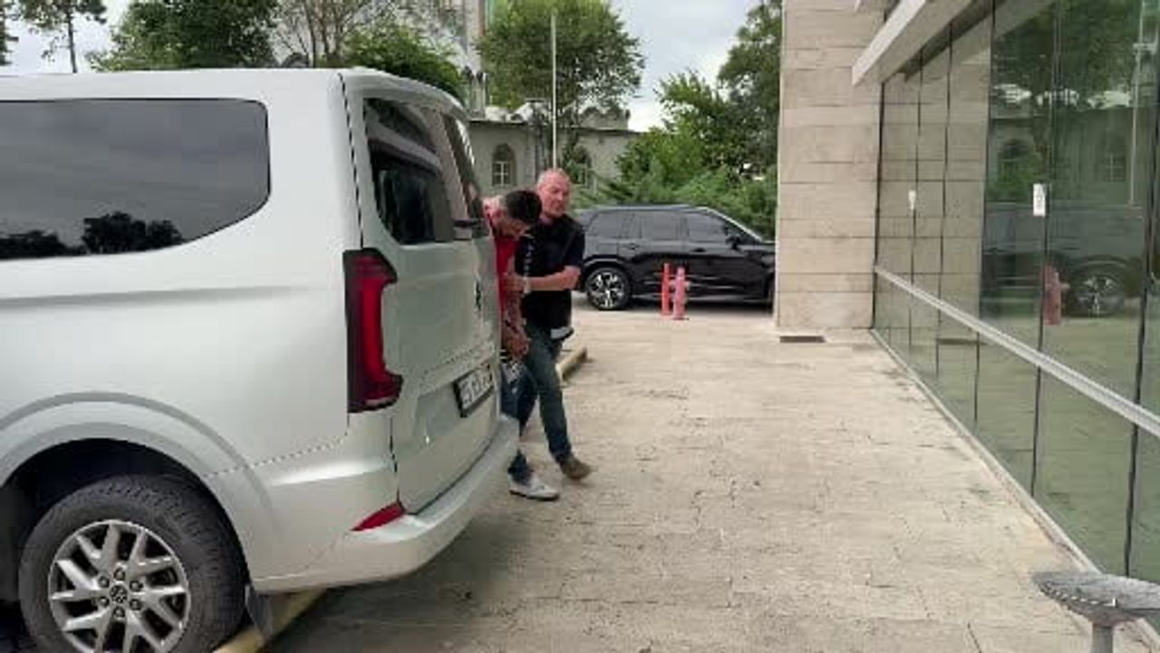 İlkadım'da operasyon: 7 bin 950 sentetik ecza hap ele geçirildi