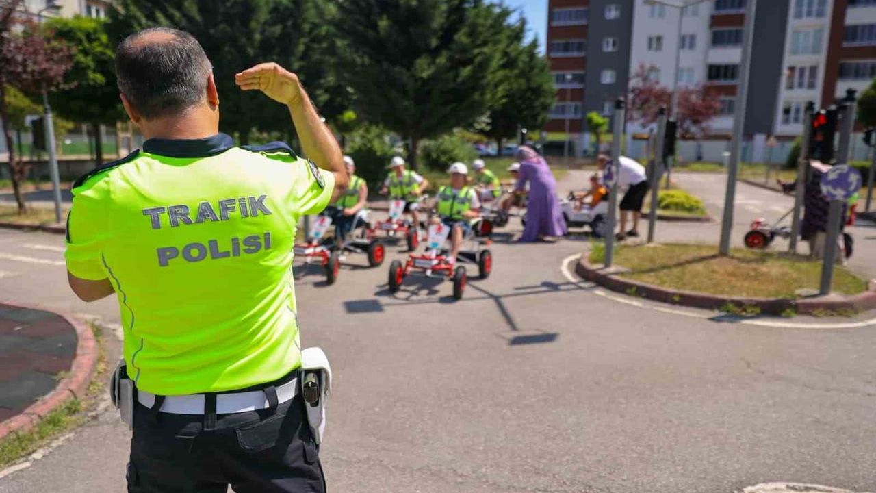 İlkadım Trafik Eğitim Parkı'nda down sendromlu çocuklara uygulamalı trafik eğitimi