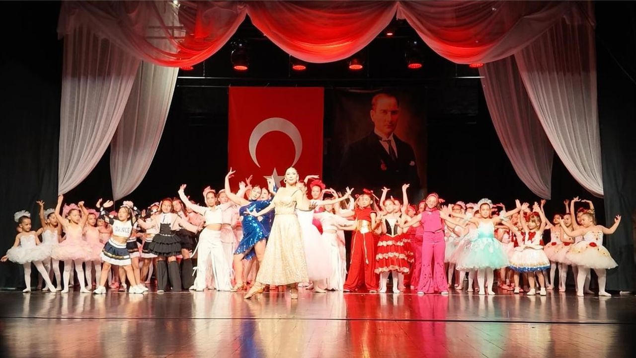 İlknur Canberk'in öğrencilerinden yıl sonu bale gösterisi beğeni topladı
