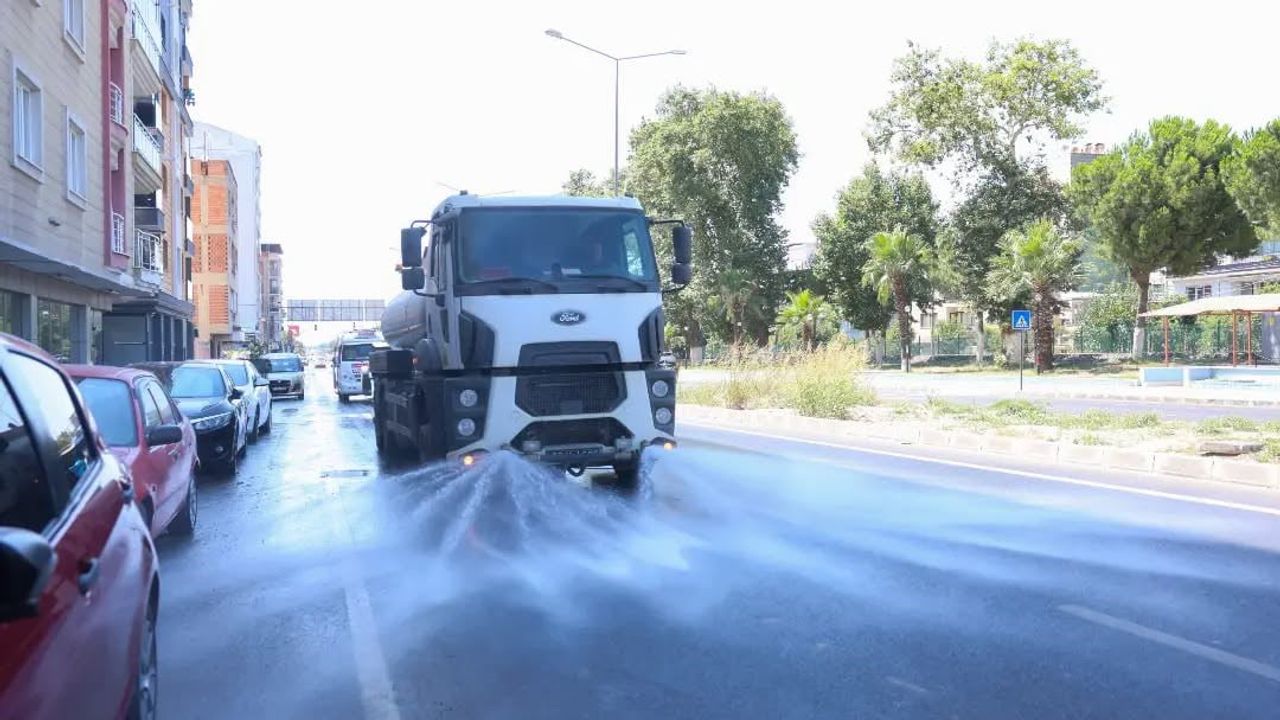 İncirliova karayolunda temizlik çalışmaları tamamlandı