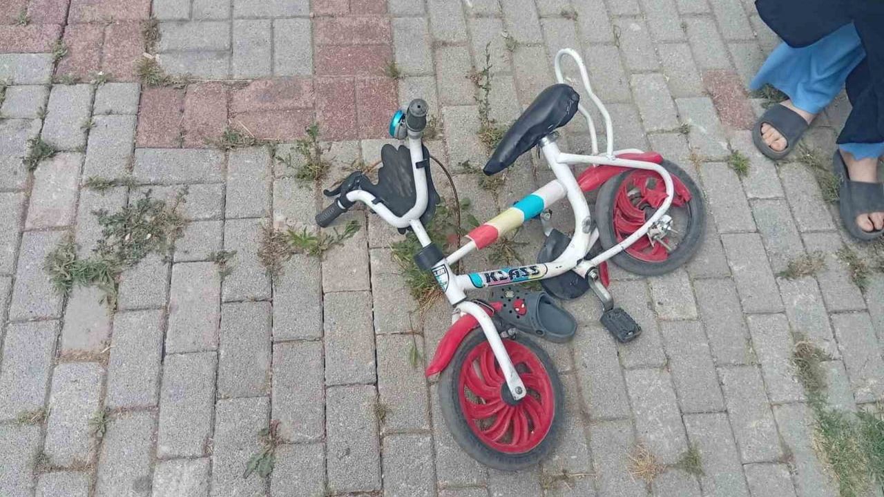 İnegöl'de kamyonun çarptığı bisikletli çocuk ağır yaralandı
