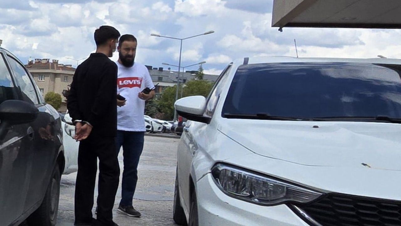 İnegöl girişinde başlayan 50 kilometrelik kovalamaca 20 bin hapla sona erdi
