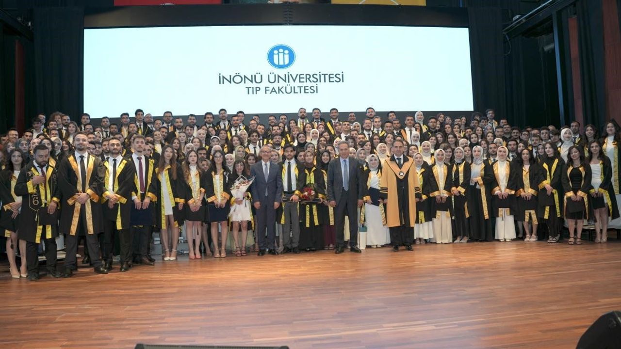 İnönü Üniversitesi tıp fakültesinde 2025-2026 mezuniyet töreni