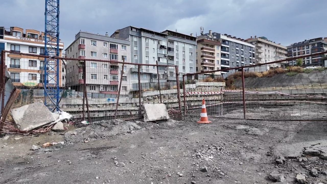 İnşaatta 15 metrelik düşüş; kule vinçle kurtarılan işçinin anları kamerada