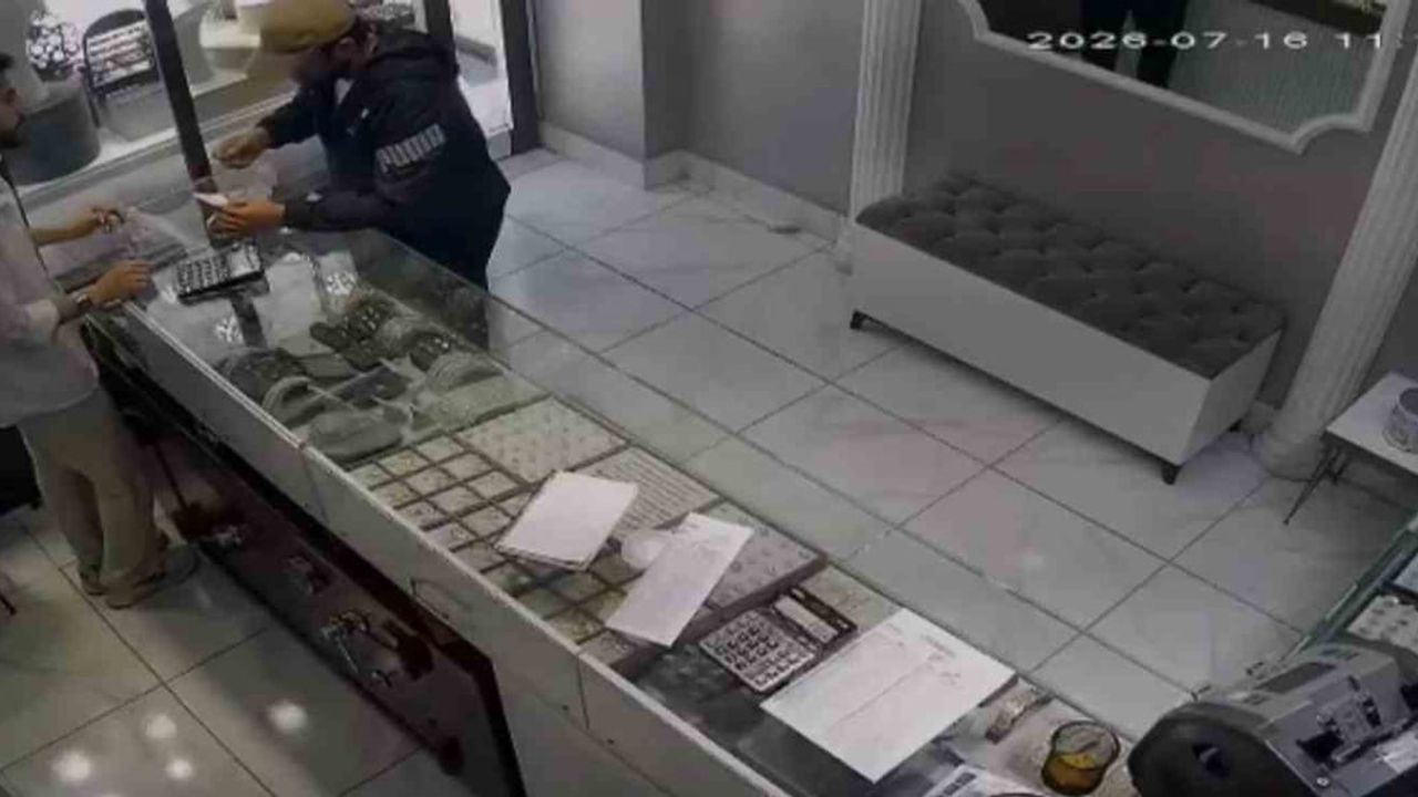 İnternetten soygun yöntemlerini araştırıp kuyumcuyu silahla soyan zanlının görüntüleri ortaya çıktı