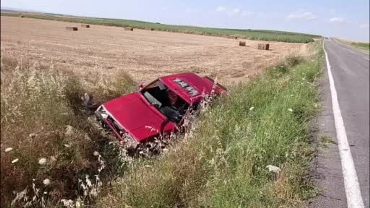 İpsala'da şarampole uçan otomobilin sürücüsü yaralandı