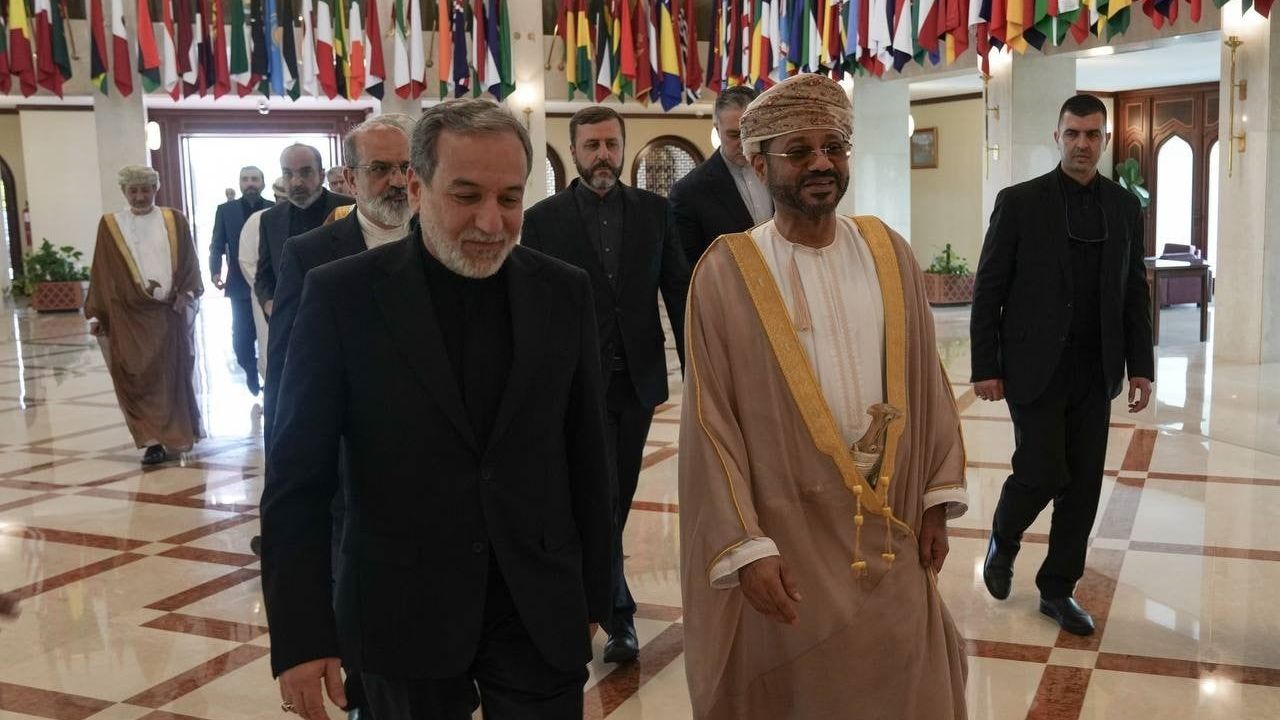 İran dışişleri bakanı Arakçi Maskat'ta Ummanlı mevkidaşıyla görüştü