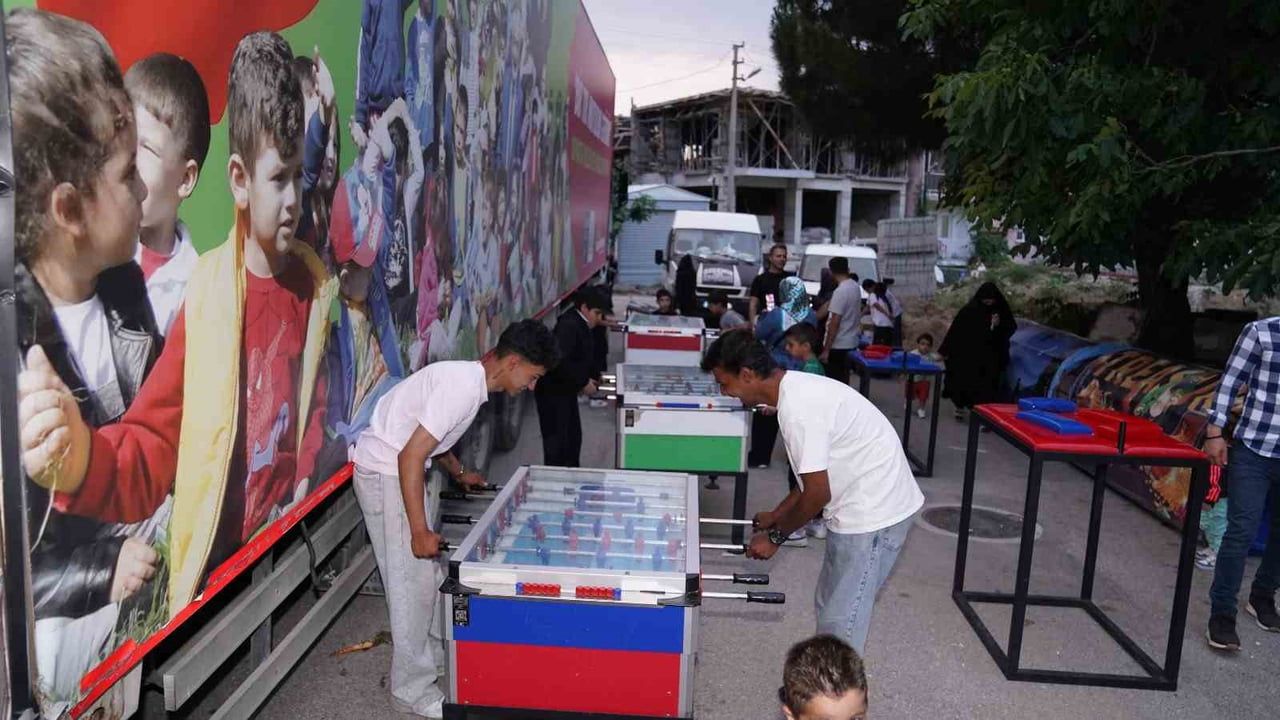Isparta'da yaz akşamları çocuk sineması renkleniyor