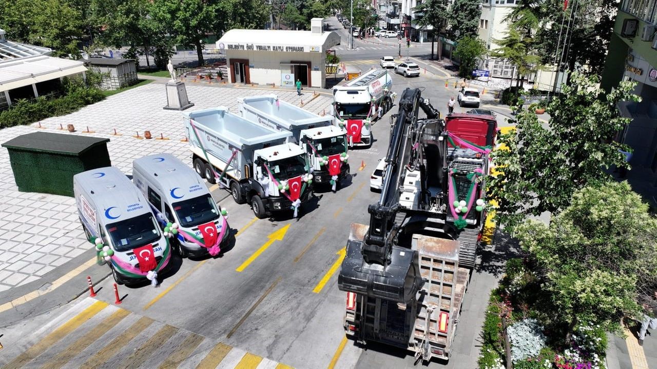 Isparta'nın hizmet gücü artıyor: belediyeye 6 yeni araç ve iş makinesi