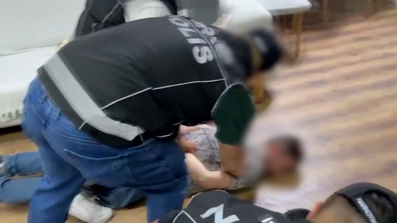 İstanbul'da 3 ilçede uyuşturucu operasyonu: 45 kilo 488 gram skunk ele geçirildi, 4 gözaltı