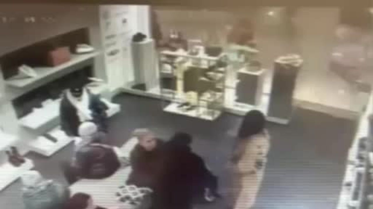 İstanbul'da firari hükümlü yakalandı: cezası ertelenen şüphelinin 8’inci çocuğuna hamile olduğu tespit edildi