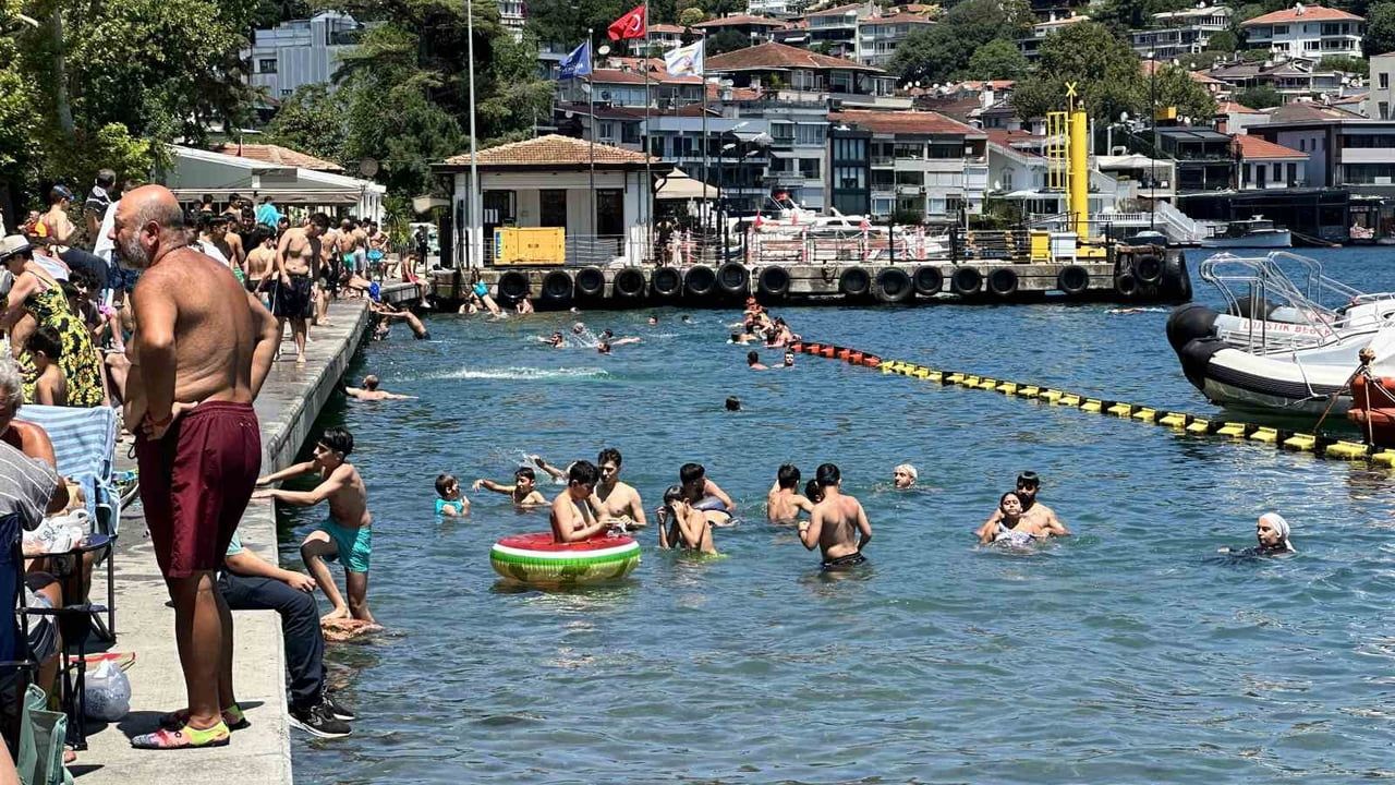 İstanbul’da kavurucu sıcaklar: Bebek sahili halkın serinleme adresi