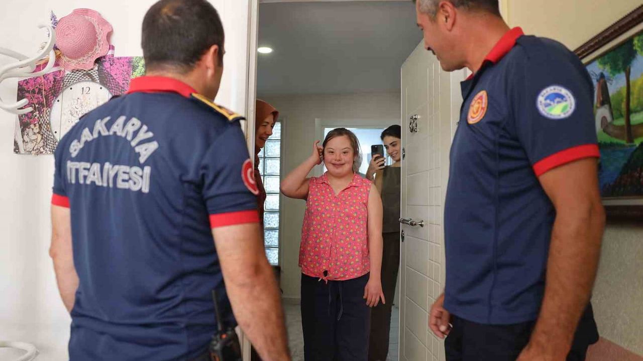 İtfaiyeci olmak isteyen Nihal Su'nun doğum günü sürprizi