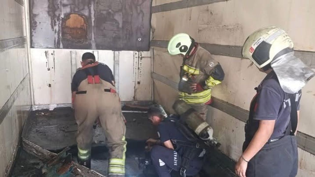 İtfaiyenin hızlı müdahalesiyle Yeniyurt'taki iş yeri yangını kontrol altına alındı