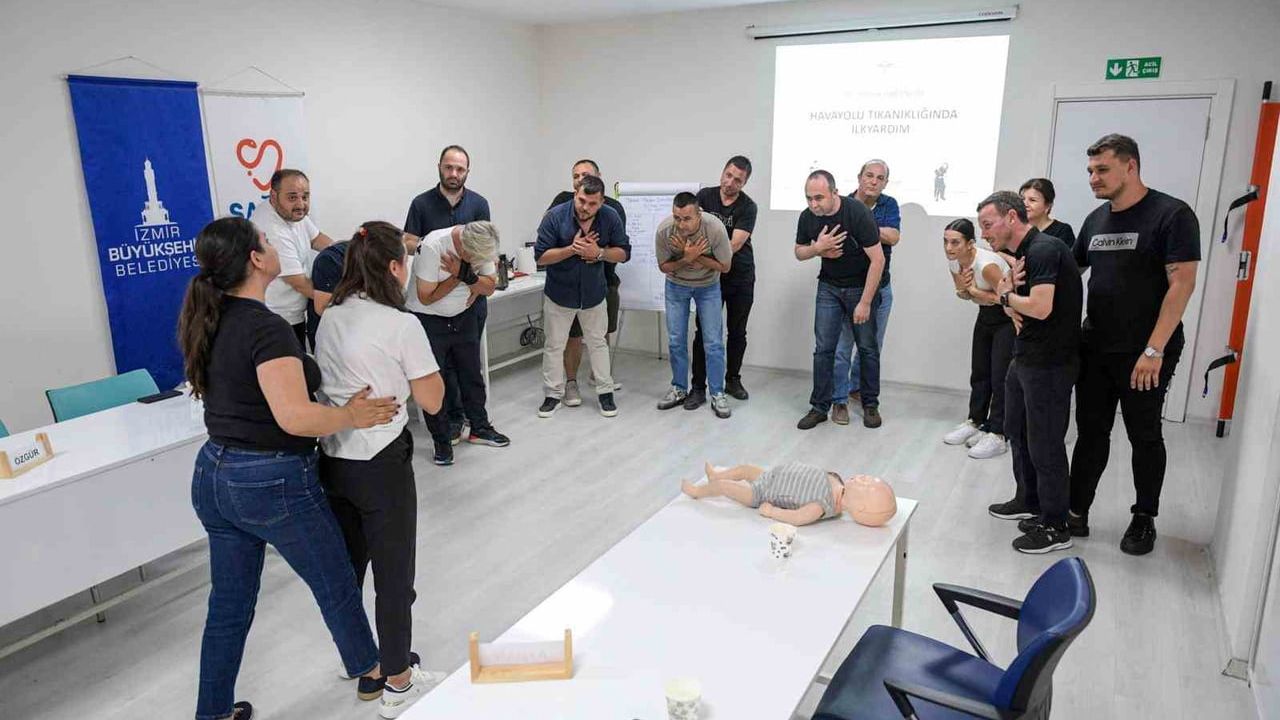 İzmir Büyükşehir Belediyesi İlkyardım Eğitim Merkezi 4 bin 600'ü aşkın kişiye eğitim verdi