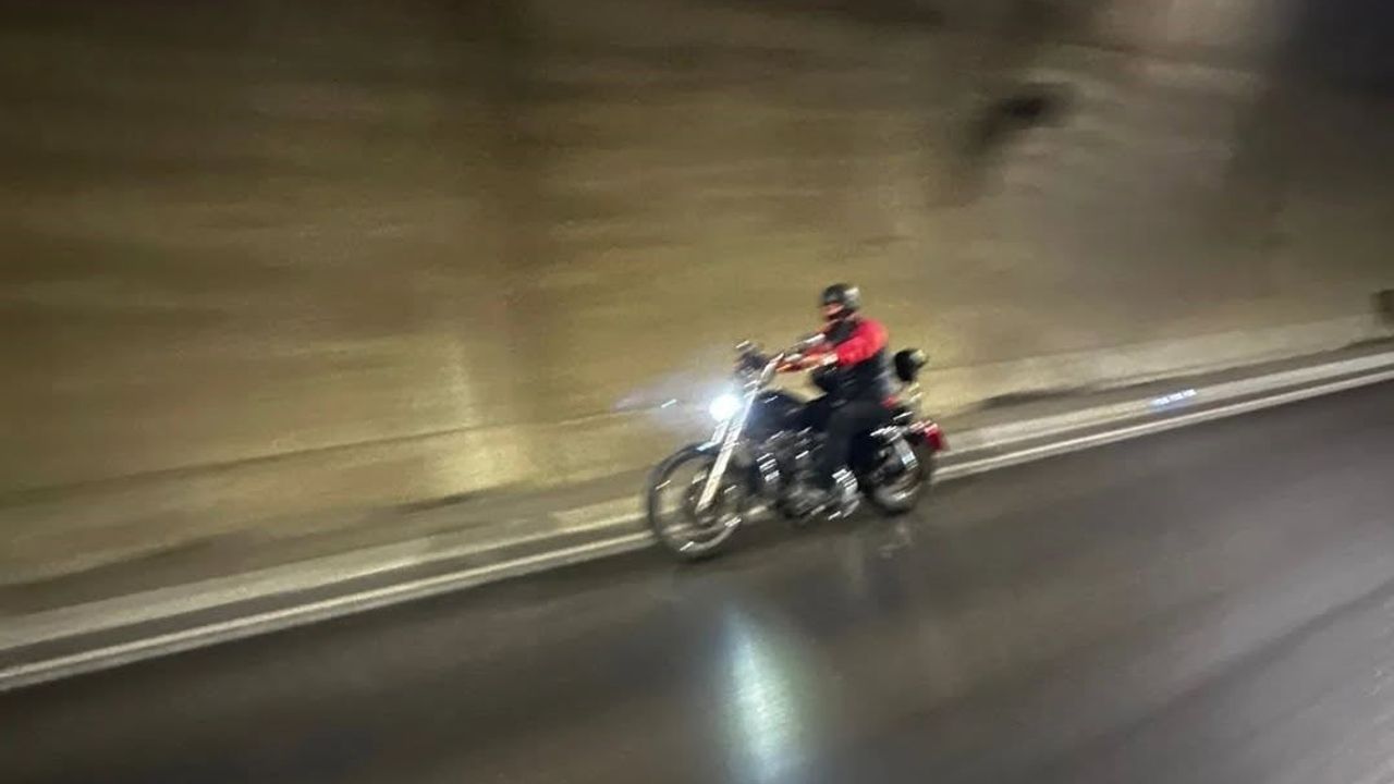 İzmir'de düşen vinç parçası moto kurye Akın Payaz'ın ölümüne yol açtı, iki şüpheli gözaltında