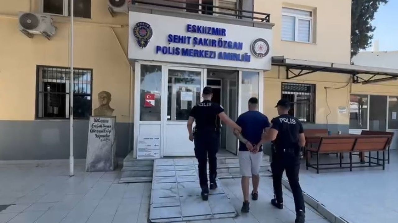 İzmir’de Yunuslar durdurduğu şahsın 17 yıl 6 ay cezasını ortaya çıkardı