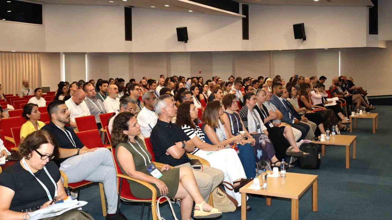 İzmir Ekonomi ev sahipliğinde EWIS 2026 akademisyenleri küresel sorunlara ortak akılla yaklaştırdı